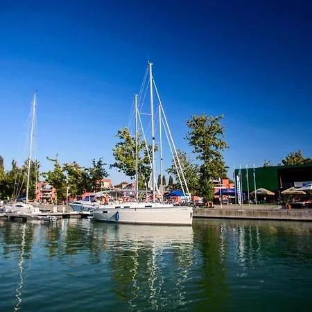 - Balaton 19095